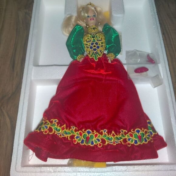 Holiday Jewel Porcelain Barbie Doll issued 1995 by - Picture 1 of 10
